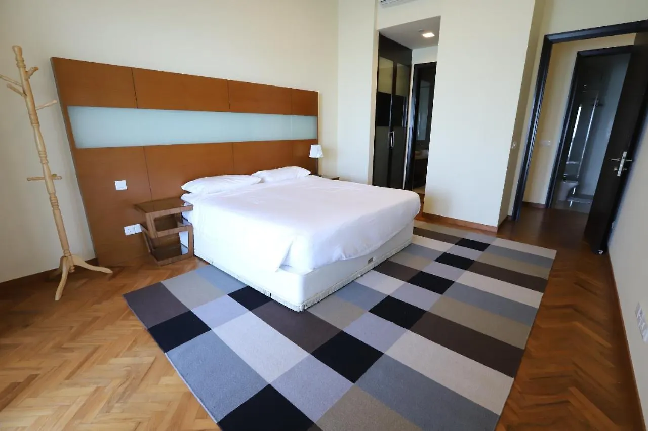 The Straits Quay Marina By Messina Clive Apartment George Town