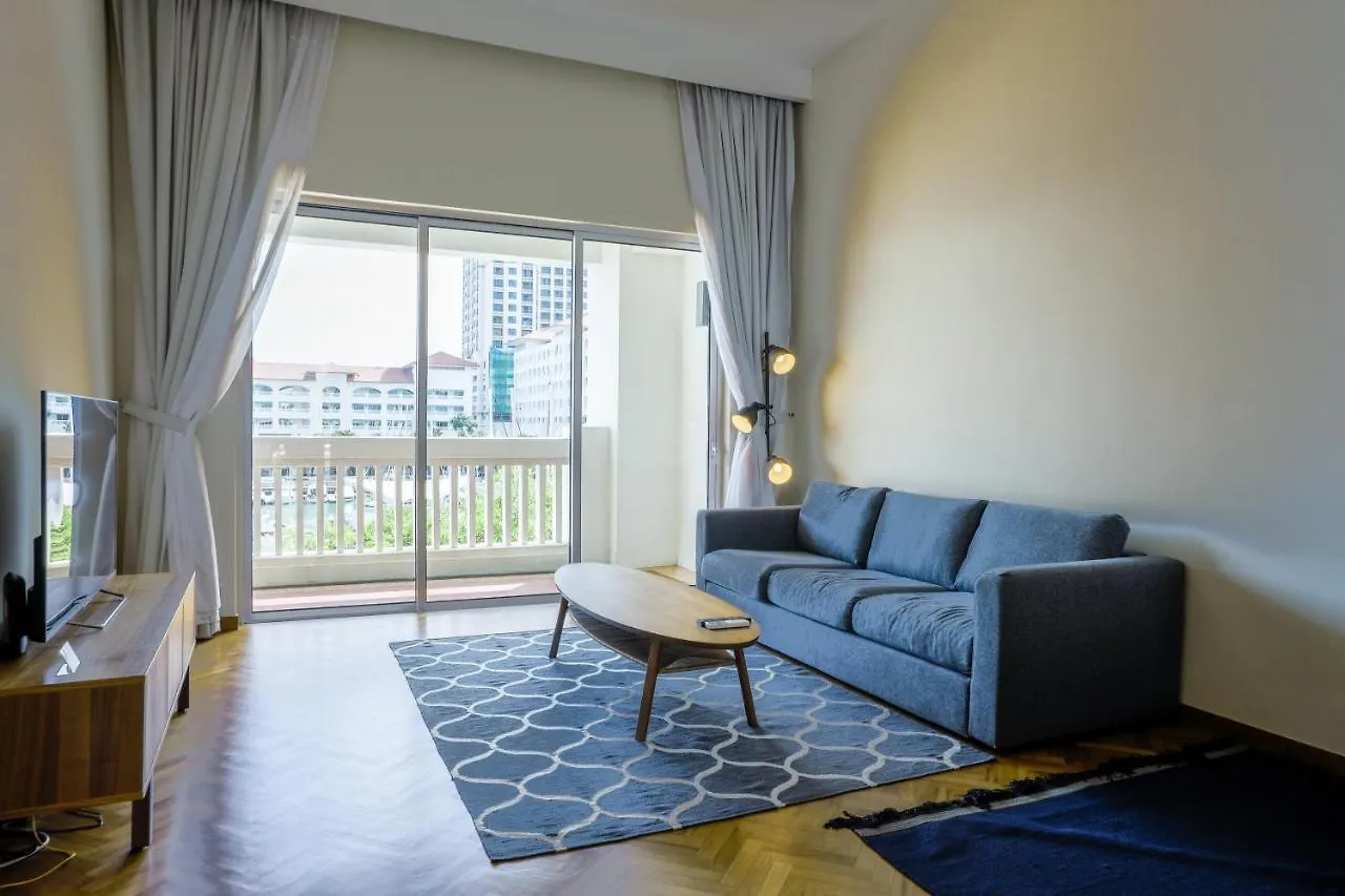 The Straits Quay Marina By Messina Clive Apartment George Town